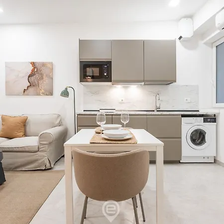 Elena Nest Appartement *